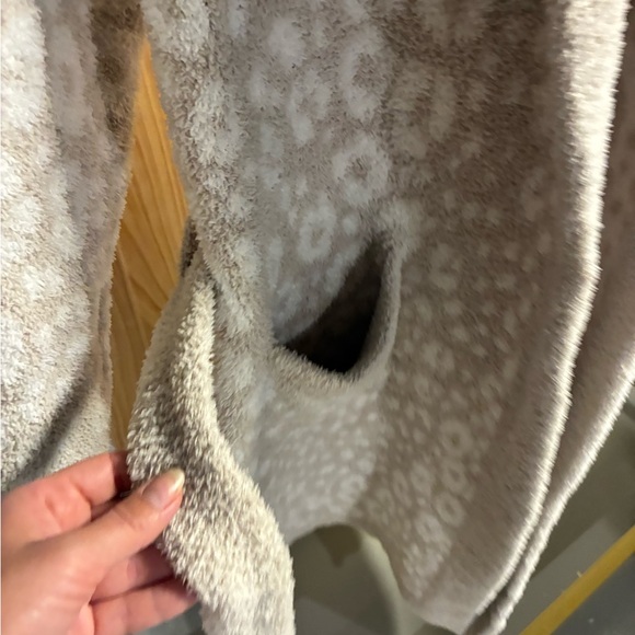 Cozy Gray Leopard Print Robe - Picture 5 of 7